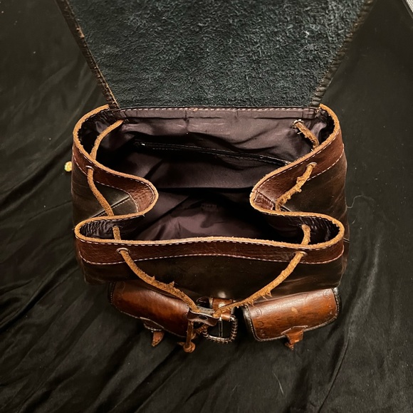 Real leather hand tooled bag, in great condition. - Picture 3 of 4